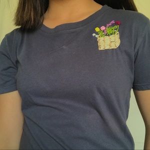 T-shirt, embroidered with floral basket design